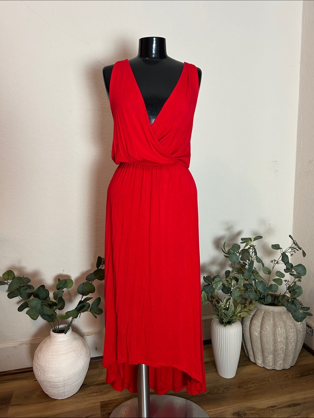 RED, deep v, stretch maxi dress, sz S, GUC Measurements in description